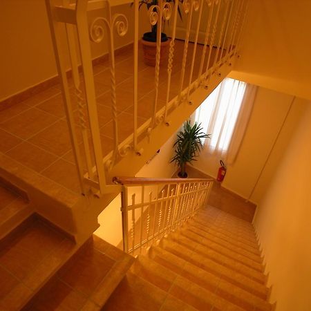Guest House Roma Прато Экстерьер фото