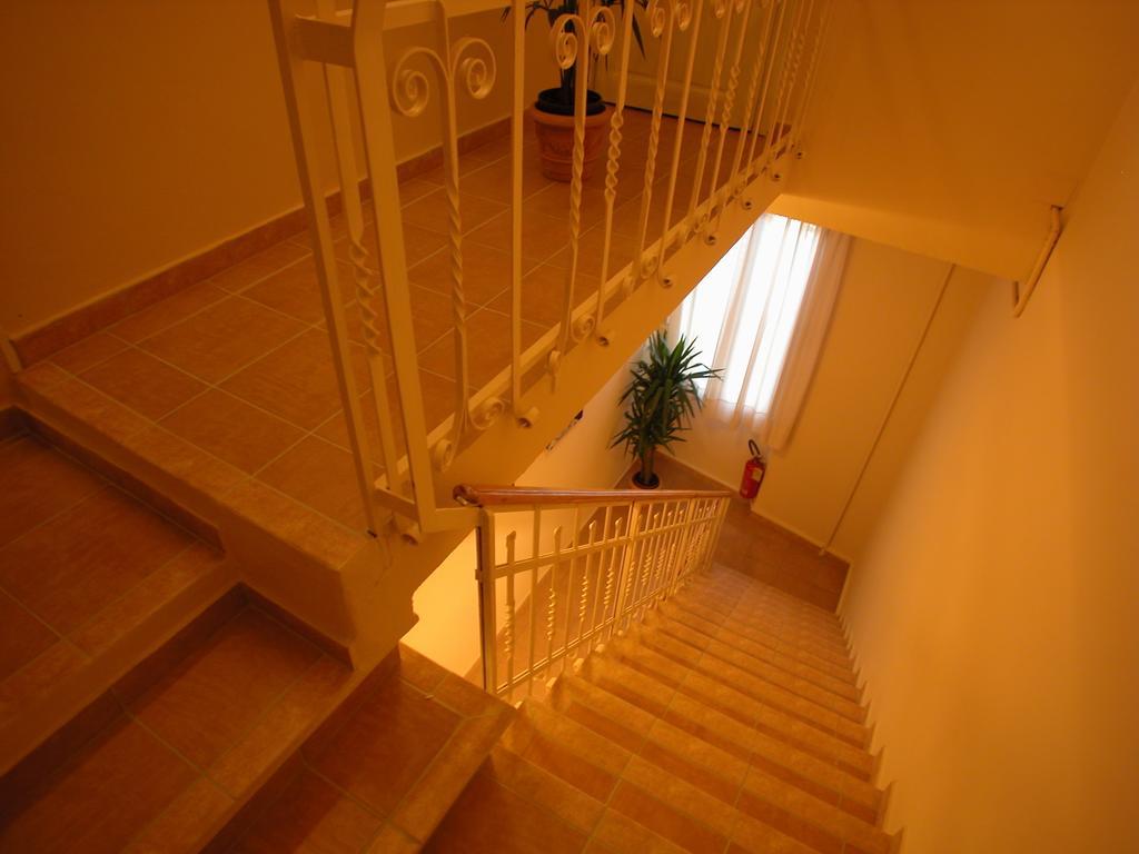 Guest House Roma Прато Экстерьер фото